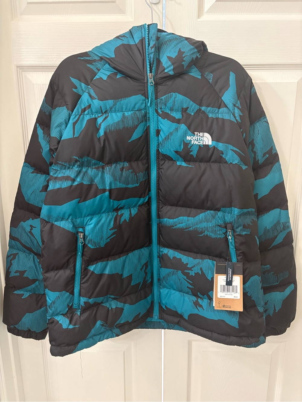 NWT - The North Face Men’s Teal & Black Insulated Puffer Jacket. Size: Large